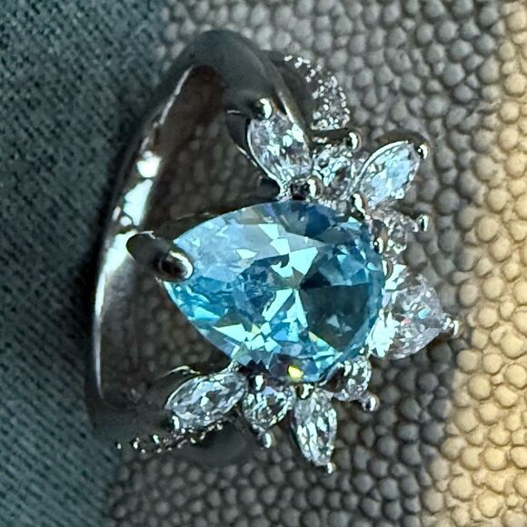 Ring Bomb Party Blue Teardrop CZ Ring Size 6 Glam Statement Sparkle - Picture 8 of 17